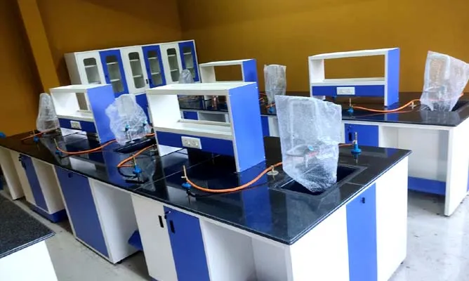  School chemistry lab table 